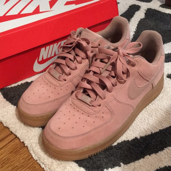 Nike Air Force 1 '07 SE Particle Pink Gum Sole Sz9 Nike Air Force 1 '07 SE Particle Pink Gum Sole Sz9
